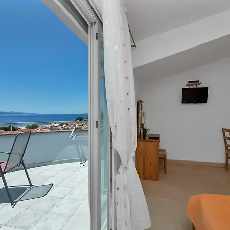 Juric - With Balcony Apartman Baška Voda