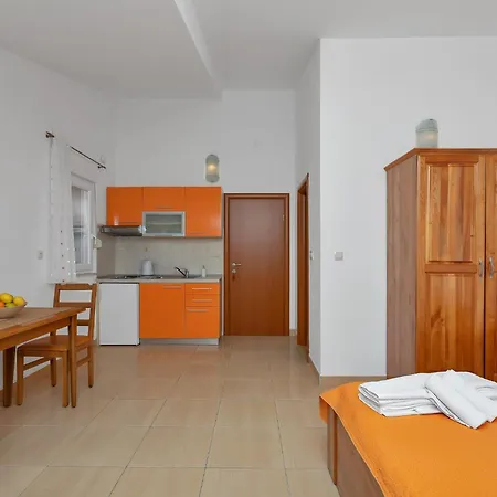 Juric - With Balcony Apartman *